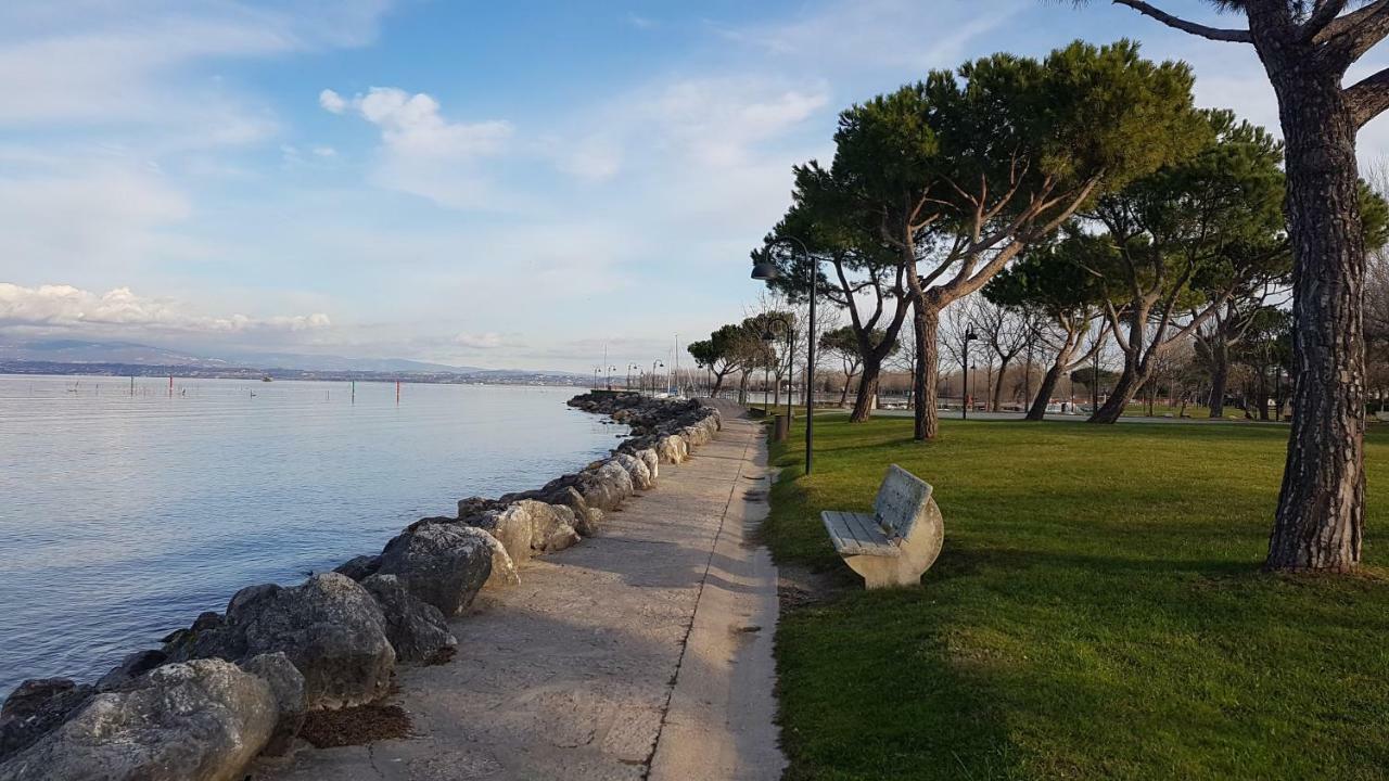 Villa Villacolle Sirmione Bagian luar foto