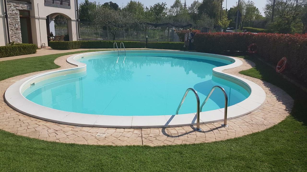Villa Villacolle Sirmione Bagian luar foto